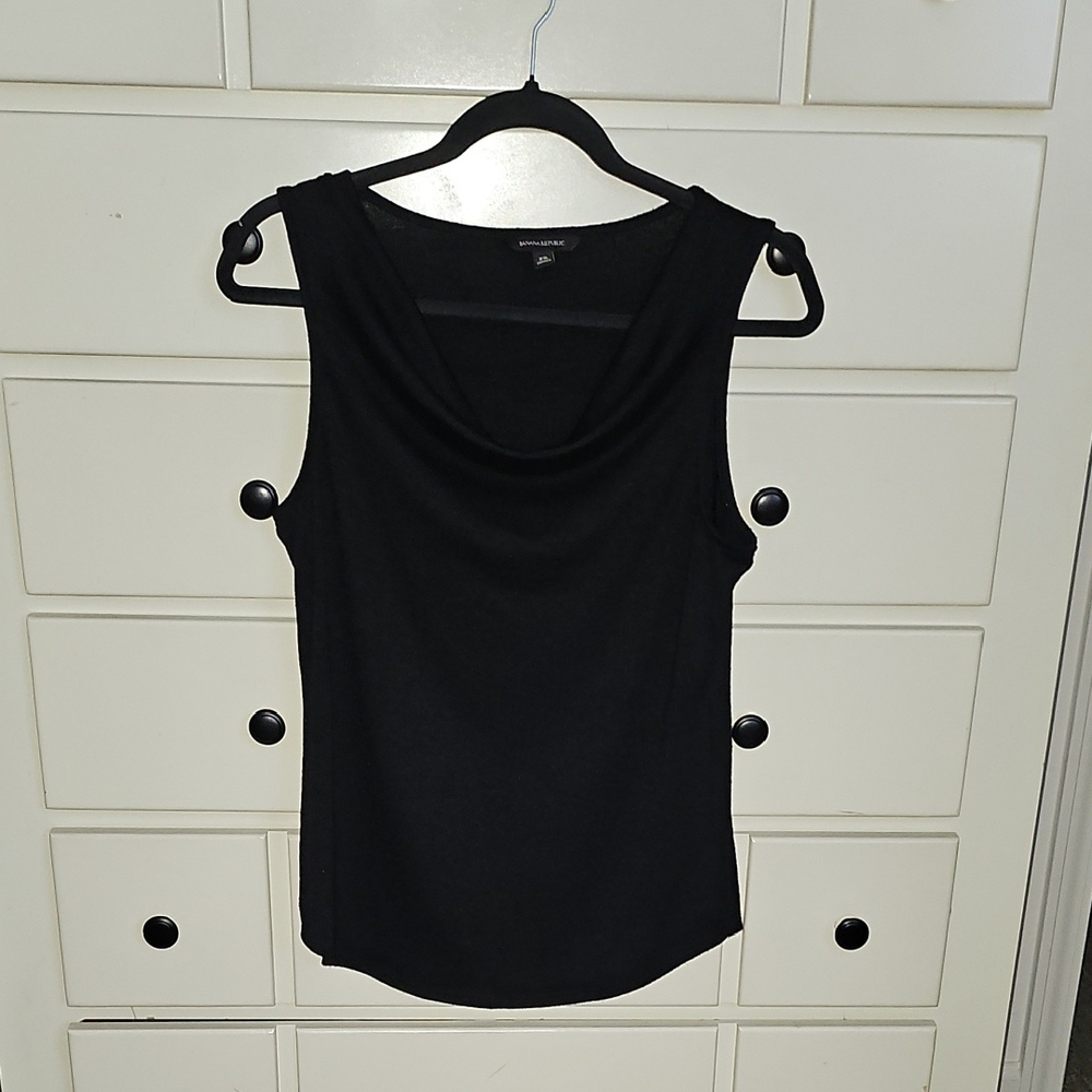 Banana Republic Elegant Black Tank Top 💓4/$25